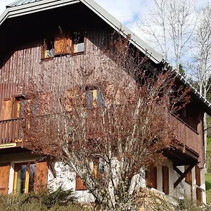 Le Chal'heureux , Grand Familial 8 Personnes Hébergement de vacances Saint-Pierre-de-Chartreuse